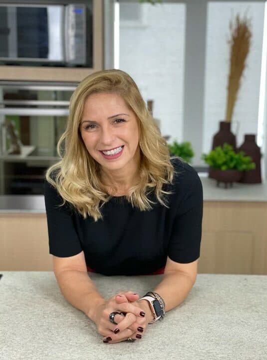 Dra. Lara Natacci — PhD, Diretora Clínica da Dietnet